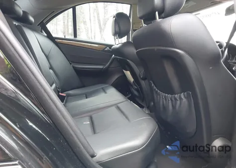 2007 Mercedes-Benz C 230 Sport z USA, uszkodzony, nr VIN WDBRF52H57F920251